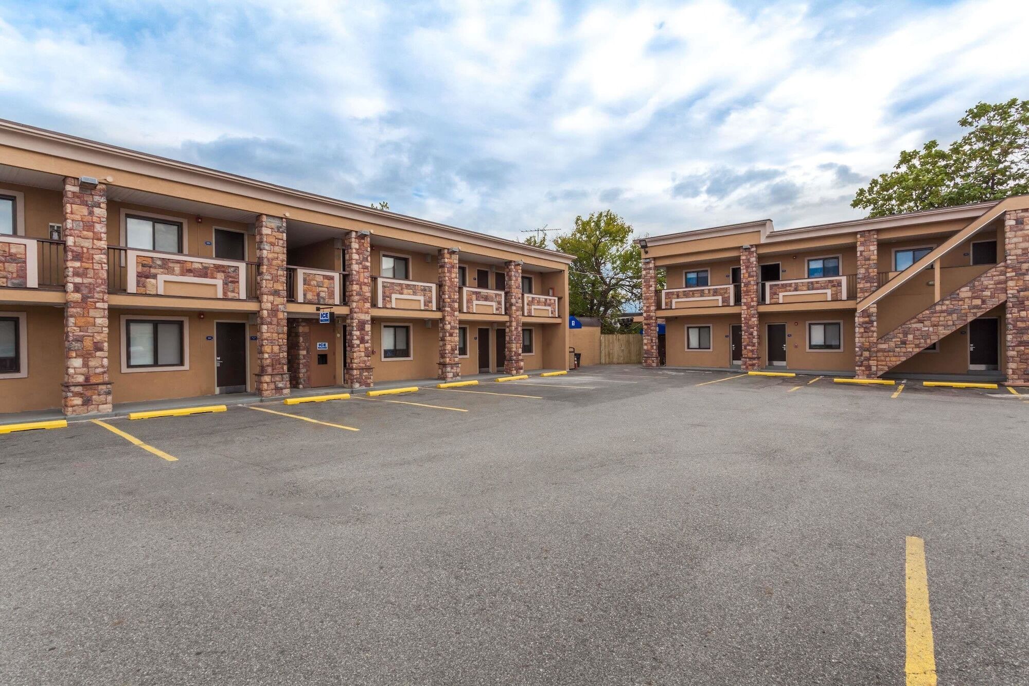 Travelodge By Wyndham South Hackensack Exterior photo